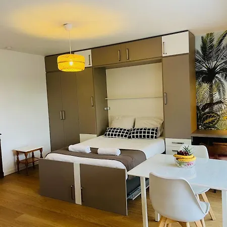 Proche Centre - Avec Balcon Апартаменты *