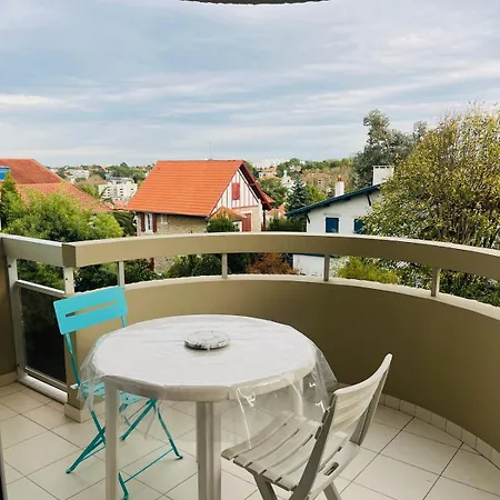 Proche Centre - Avec Balcon Апартаменты