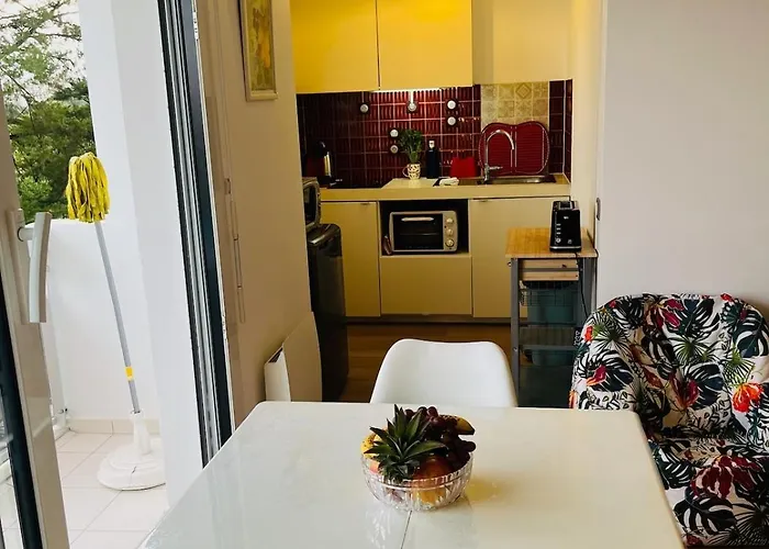 Proche Centre - Avec Balcon Lägenhet *