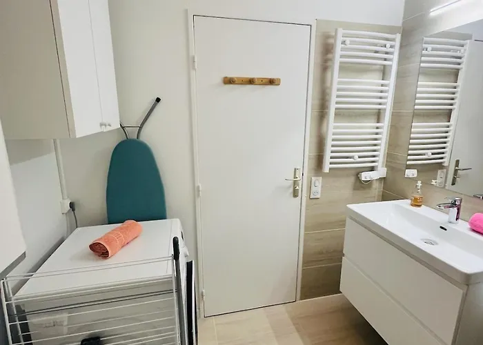 Proche Centre - Avec Balcon Lägenhet