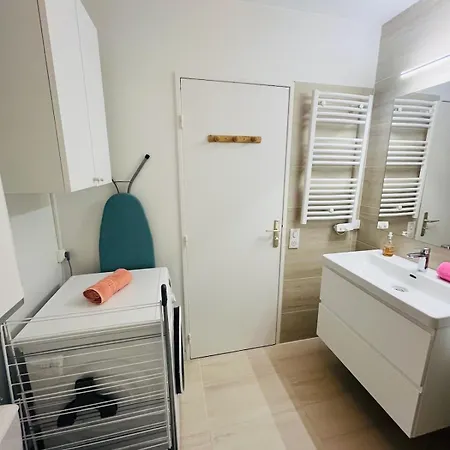 Proche Centre - Avec Balcon 아파트