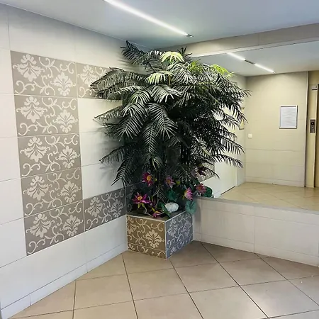 Apartment Proche Centre - Avec Balcon
